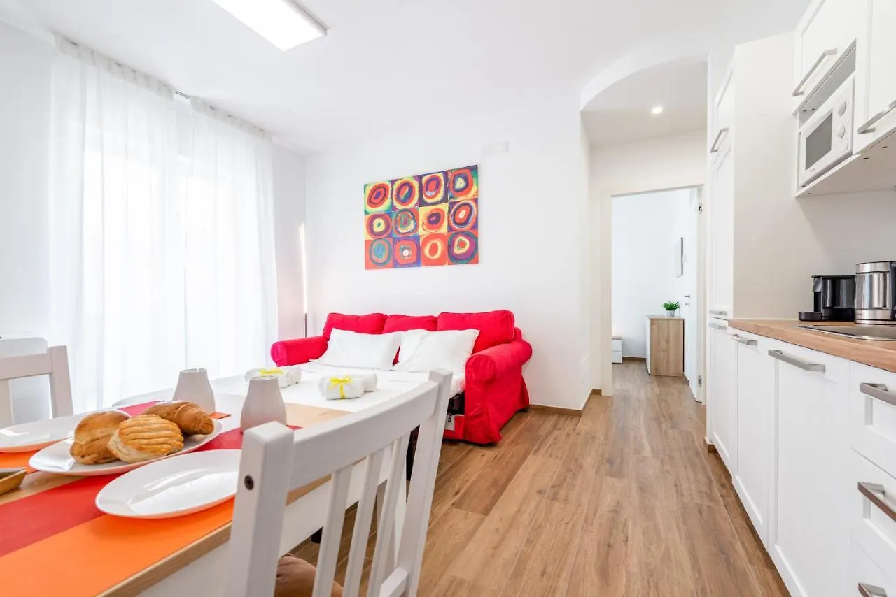 Central Station Apt With Parking Bari