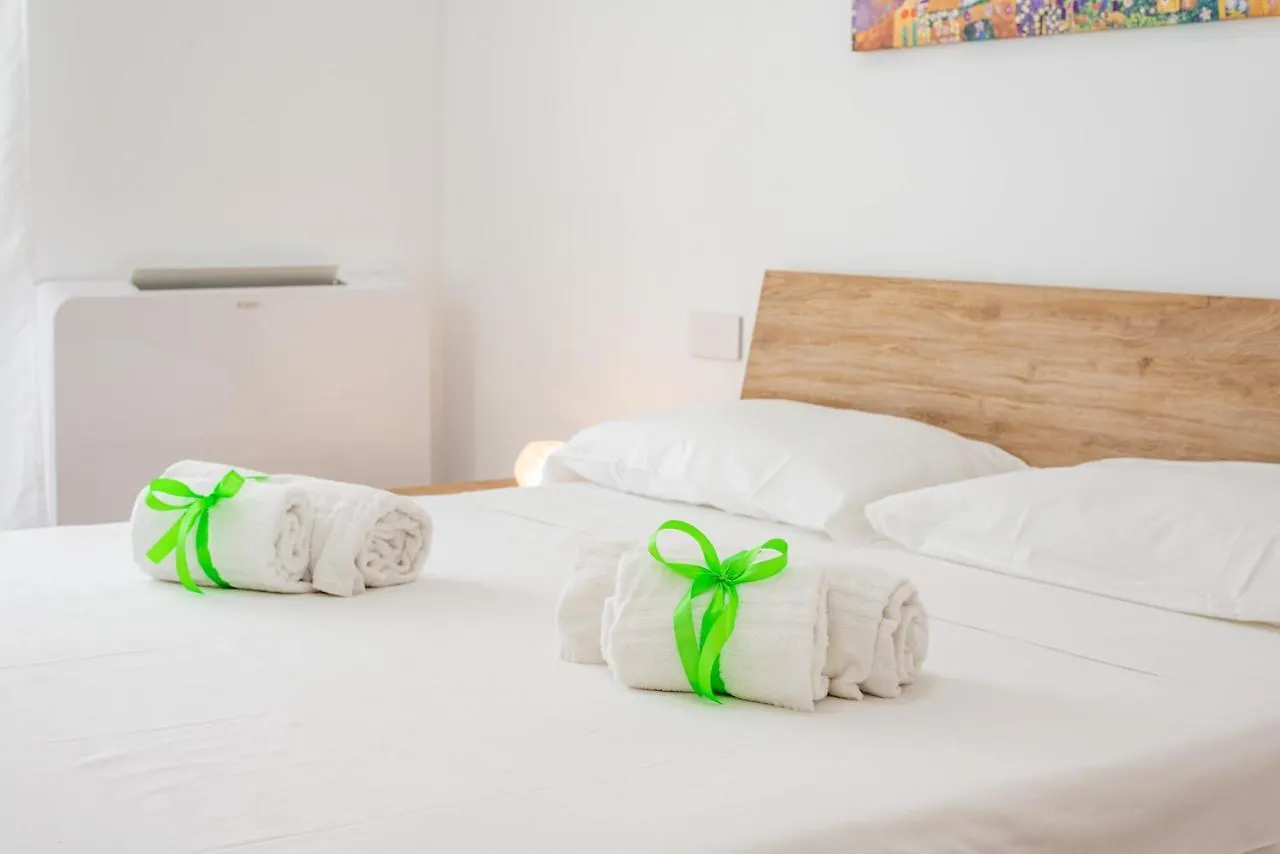 Central Station Apt With Parking Bari Italia
