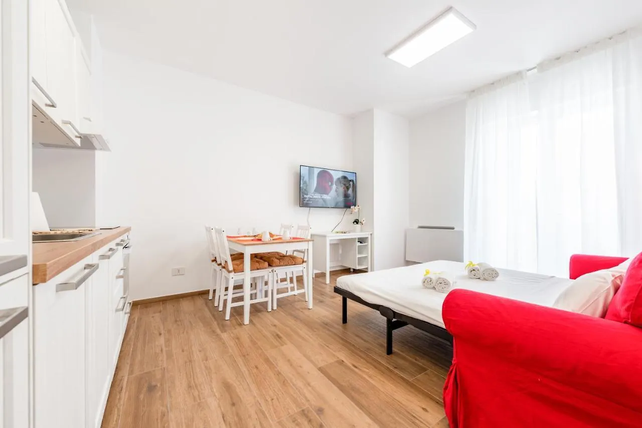 Central Station Apt With Parking Bari Apartment